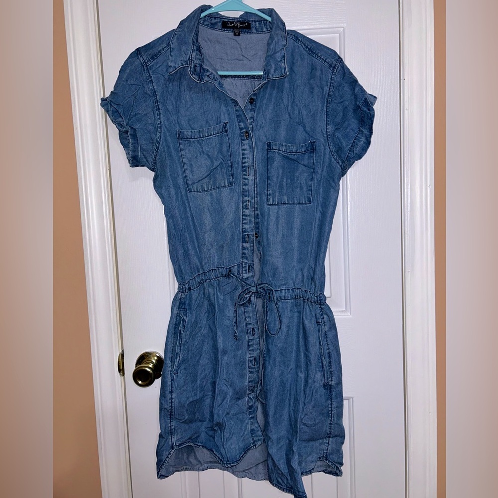 Womens Denim Dress / Lightly worn / Size Medium / No tears or stains